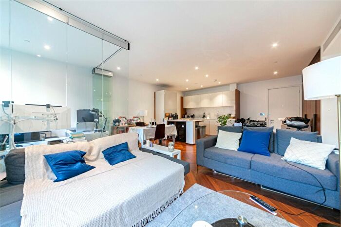 1 Bedroom Apartment To Rent In New Union Square, London, SW11