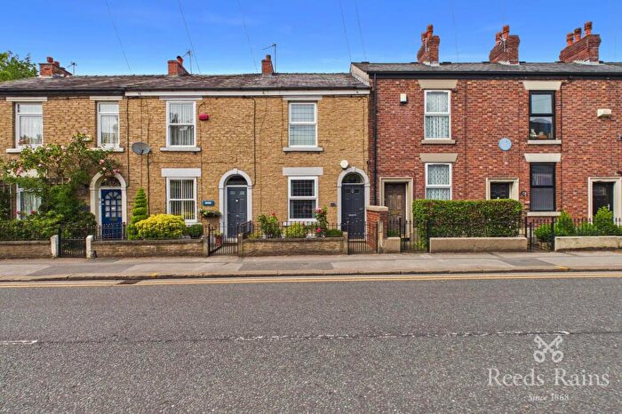 2 Bedroom Terraced House For Sale In Mottram Road, Hyde, Tameside, SK14