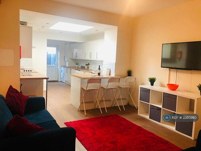 10 Bedroom Terraced House To Rent In Pomona Street, Sheffield, S11