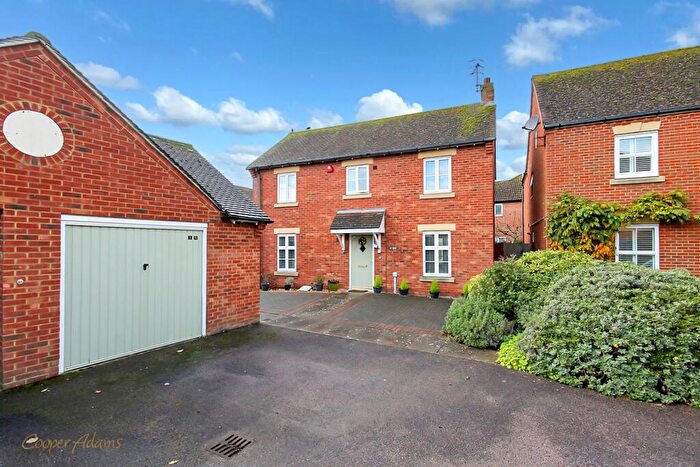 3 Bedroom Detached House For Sale In Pound Way, Angmering, BN16
