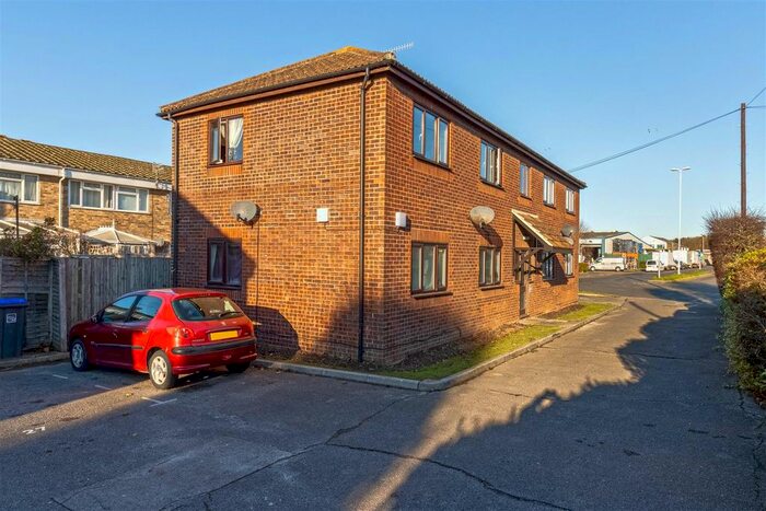 2 Bedroom Flat To Rent In Brougham Walk, Worthing, BN11