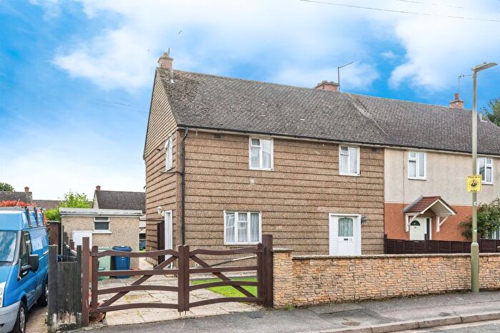 3 Bedroom Semi-Detached House For Sale In Kempson Crescent, Oxford, OX4