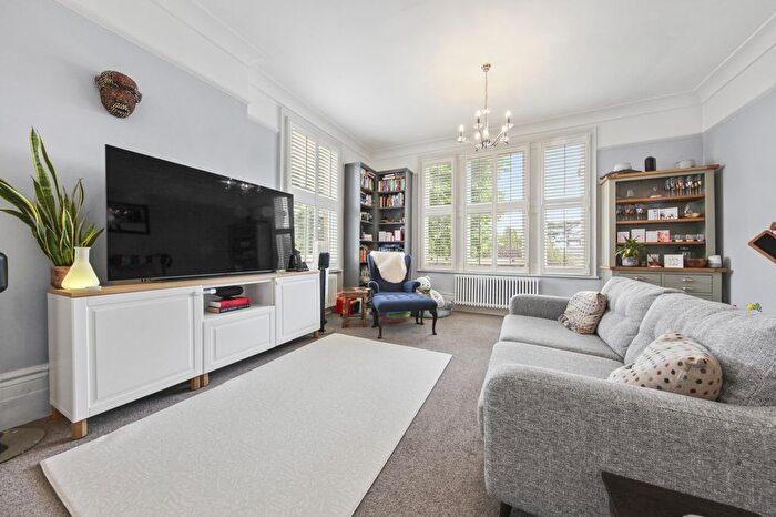 3 Bedroom Flat To Rent In Castlebar Hill, London, W5