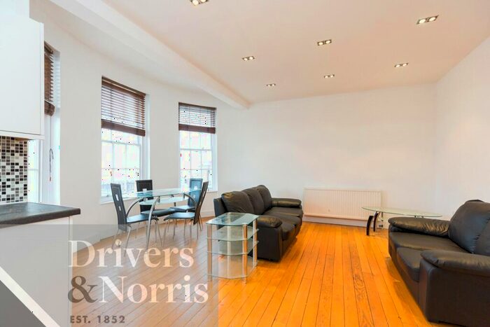 2 Bedroom Apartment To Rent In Chapel Market, Islington, London, N1