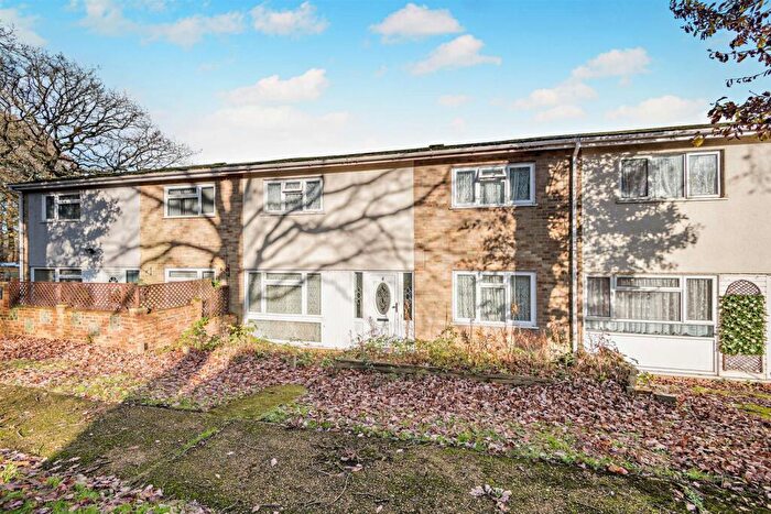 3 Bedroom Terraced House For Sale In Bulldog Road, Chatham, ME5