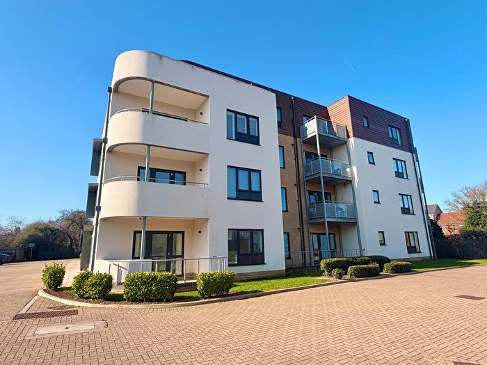 2 Bedroom Apartment For Sale In Waltham Glen, Moulsham Lodge, Chelmsford, CM2