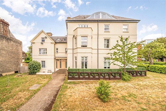 2 Bedroom Flat For Sale In Streatham Common North, Streatham, SW16