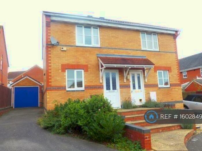 2 Bedroom Semi-Detached House To Rent In Redgrave Close, Kettering, NN15
