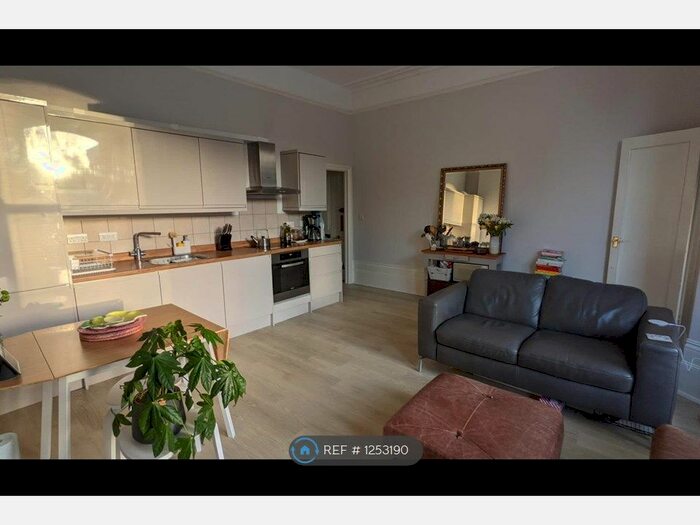 2 Bedroom Flat To Rent In Trinity Gardens, Folkestone CT20