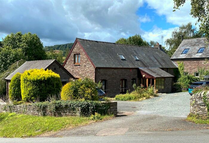 4 Bedroom Link Detached House For Sale In Scethrog, Brecon, Powys, LD3