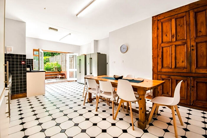 9 Bedroom House To Rent In Richmond Road, Leeds, LS6