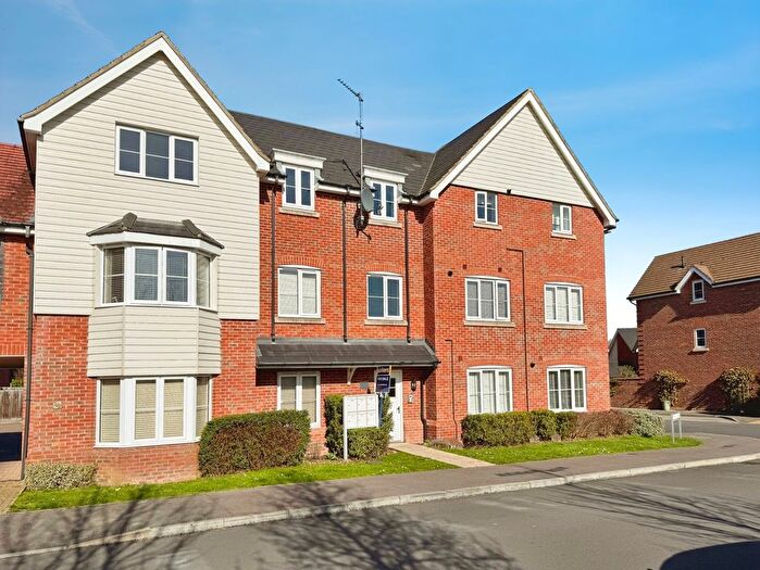 1 Bedroom Flat For Sale In Jasmine Square, Woodley, Reading, RG5