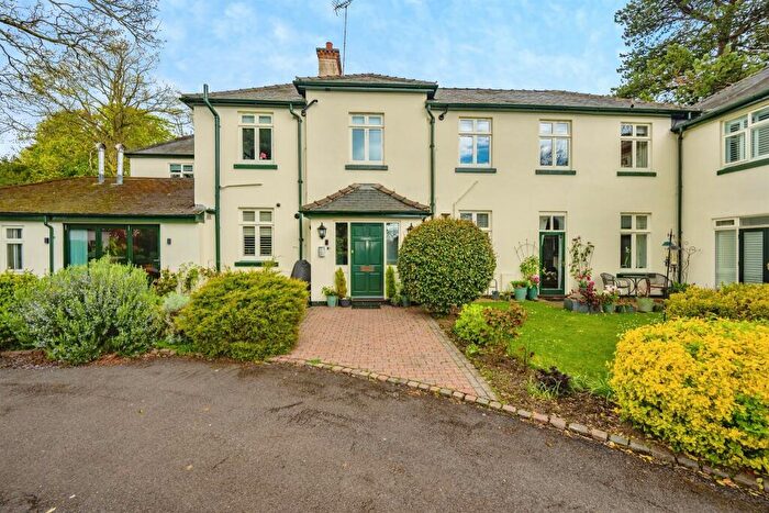 2 Bedroom Apartment For Sale In The Green, Mickleover, Derby, DE3