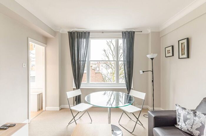 1 Bedroom Flat To Rent In Hill Street, Mayfair, London, W1J
