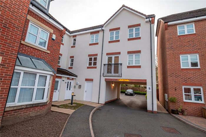 1 Bedroom Apartment To Rent In Shottery Close, Redditch, Worcestershire, B98