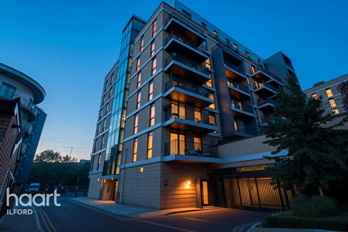 2 Bedroom Flat For Sale In Roden Street, Ilford, IG1