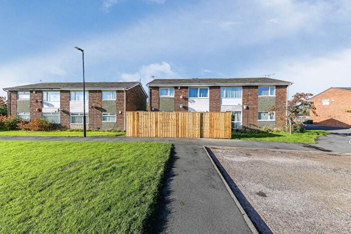 2 Bedroom Flat For Sale In Bannockburn, Killingworth, NE12