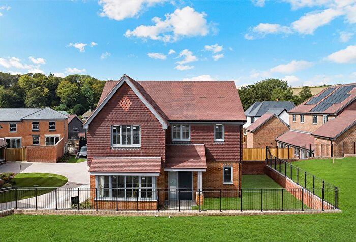 3 Bedroom Detached House For Sale In Skylarks, Brighton, BN2