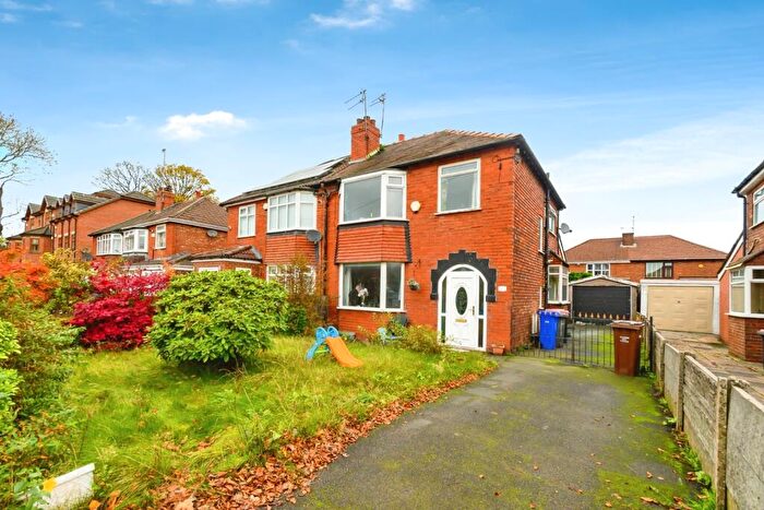 3 Bedroom Semi-Detached House For Sale In Manchester Road, Clifton, Swinton, Manchester, M27