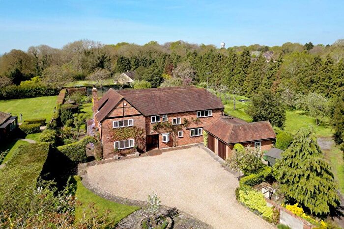 5 Bedroom Detached House For Sale In St Michaels Tilehurst/calcot Border, RG30