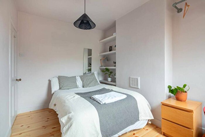 3 Bedroom House To Rent In Bushberry Road, Victoria Park, London, E9