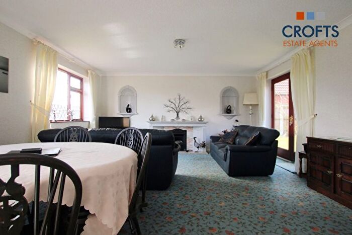 7 Bedroom Detached Bungalow To Rent In Staple Road, South Killingholme, DN40