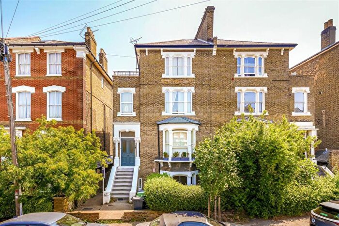 2 Bedroom Flat For Sale In Tyrwhitt Road, Brockley, SE4