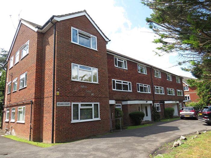 2 Bedroom Flat For Sale In Haling Park Road, South Croydon, CR2