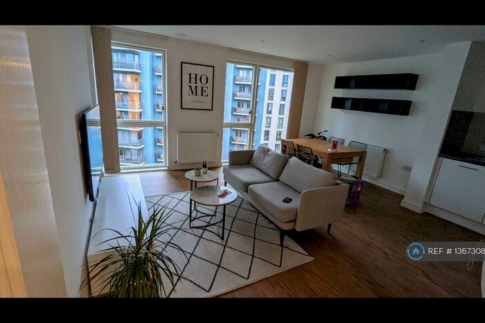 2 Bedroom Flat To Rent In Southmere House, London, E15