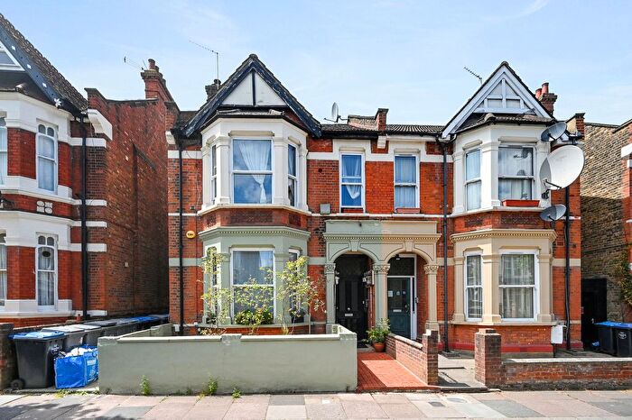 1 Bedroom Flat For Sale In Harlesden Gardens, London, NW10