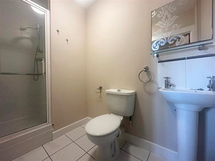 2 Bedroom Flat To Rent In Clarence Row, Gravesend, DA12