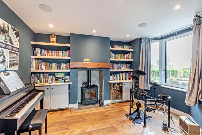 5 Bedroom Equestrian Facility For Sale In Manns Hill, Burghfield Common, Reading, Berkshire, RG7