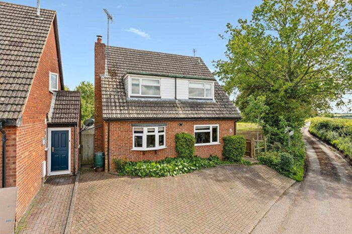 4 Bedroom Detached House For Sale In Brownings Lane, Breachwood Green, SG4