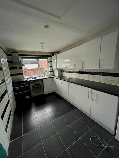 4 Bedroom Terraced House To Rent In Bensham Manor Road, Thornton Heath, CR7