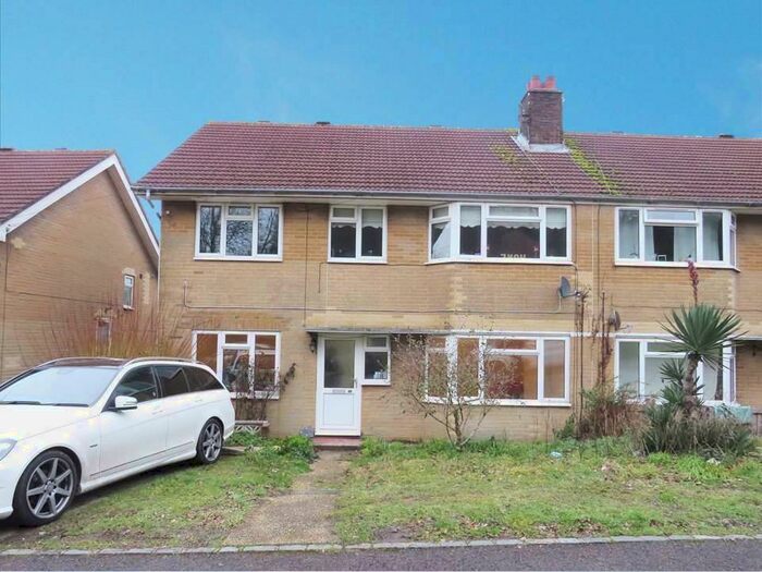 2 Bedroom Maisonette To Rent In Blendworth Lane, Southampton, SO18