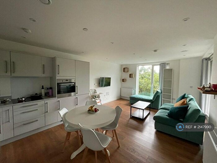 2 Bedroom Flat To Rent In Mahindra Way, London, E6