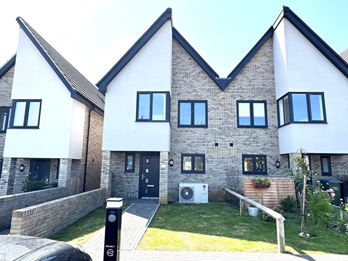 3 Bedroom End Of Terrace House To Rent In Second Road, Peacehaven, BN10