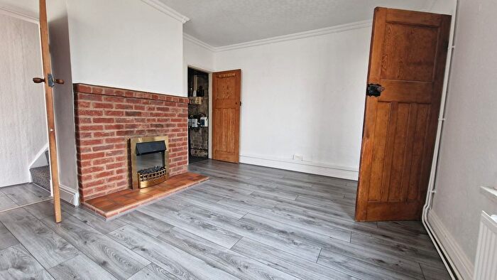 3 Bedroom Maisonette To Rent In Chequer Street, Bedworth, CV12