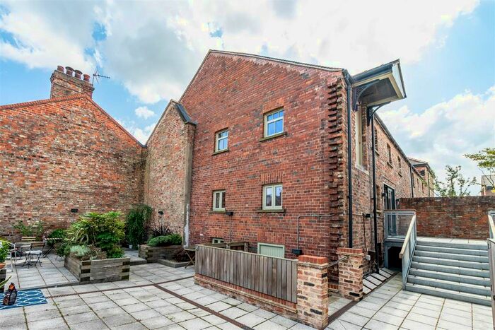 3 Bedroom Town House To Rent In Clementhorpe Maltings, Lower Darnborough Street, York, YO23