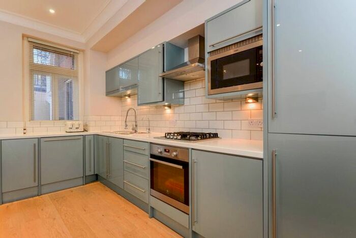 2 Bedroom Flat To Rent In Bramham Gardens, South Kensington, London, SW5