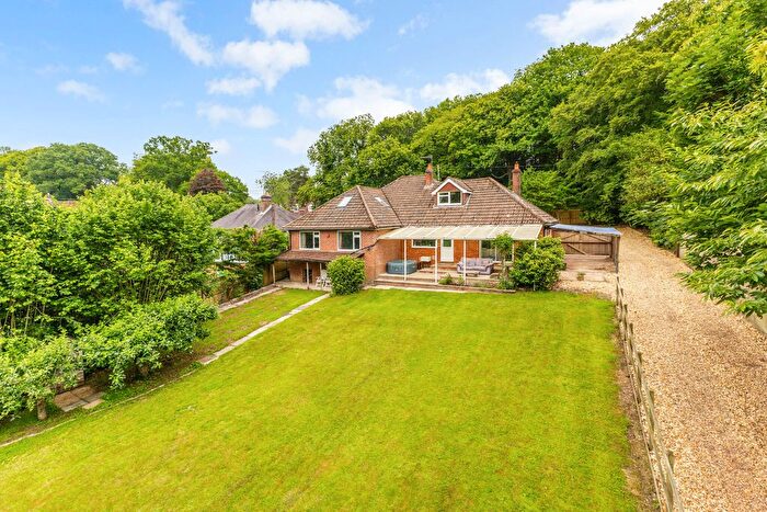 5 Bedroom Detached Bungalow For Sale In Old Odiham Road, Alton, GU34