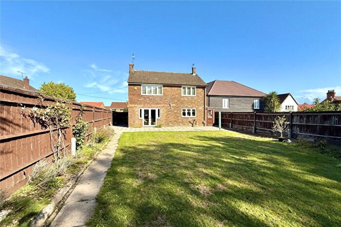 3 Bedroom Detached House For Sale In Beehive Road, Binfield, Berkshire, RG12