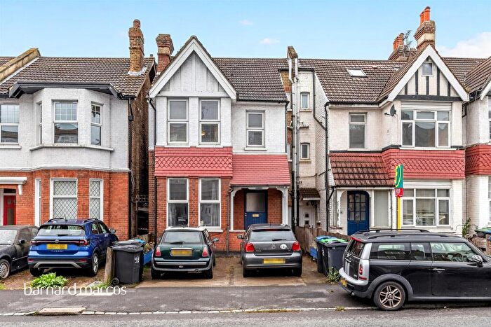 4 Bedroom Flat For Sale In Melfort Road, Thornton Heath, CR7