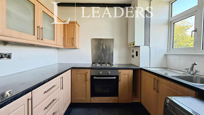 2 Bedroom Apartment To Rent In Avondale Court, South Woodford, E18