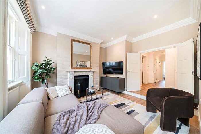 2 Bedroom Flat To Rent In Beaufort Gardens, London, SW3