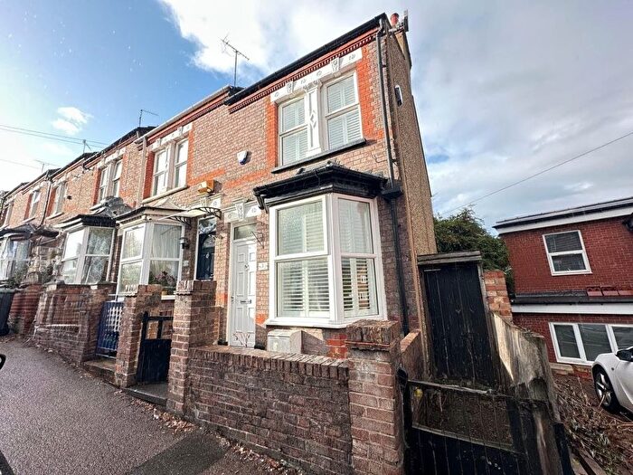 3 Bedroom End Of Terrace House To Rent In Russell Rise, Luton, Bedfordshire, LU1