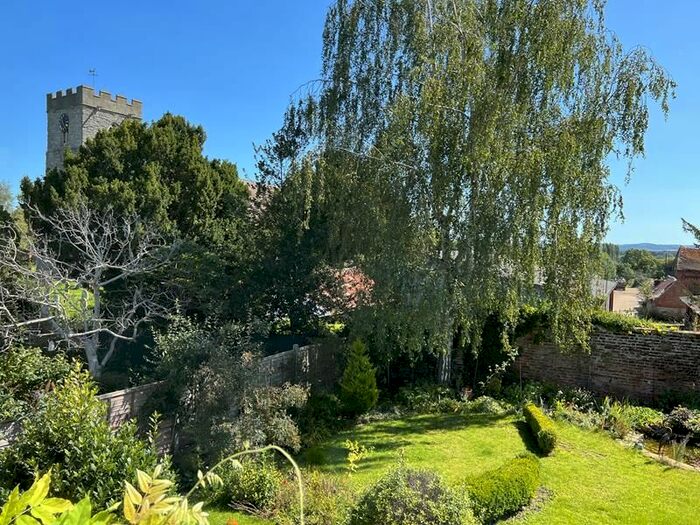4 Bedroom Detached House For Sale In Abbots Court Drive, Tewkesbury, Gloucestershire, GL20