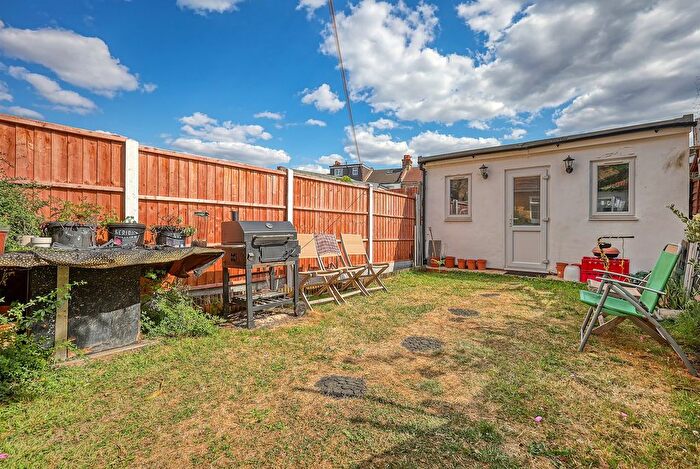 3 Bedroom Terraced House For Sale In Pulleyns Avenue, East Ham, London, E6