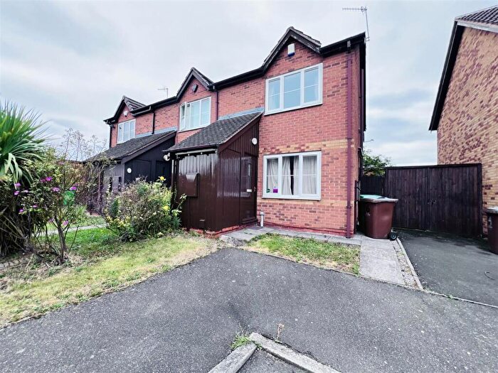2 Bedroom House To Rent In Grinsbrook, Lenton, Nottingham, NG7
