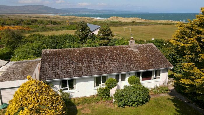 3 Bedroom Detached Bungalow For Sale In Back Street, Embo, Dornoch Sutherland, IV25